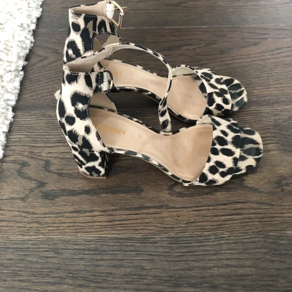 Sandals - Picture 2 of 4